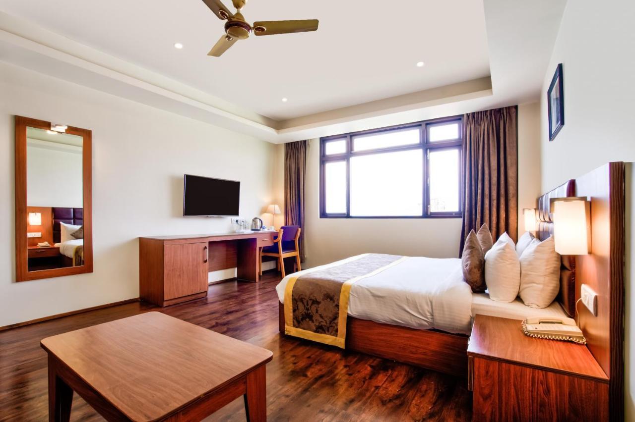 Summit Ttakshang Residency Hotel & Spa Mg Marg Gangtok Exterior photo